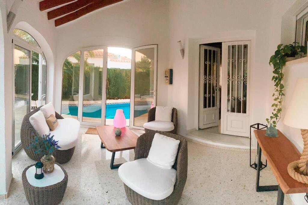 Impresionante Villa Con Piscina - Oliva Nova Dış mekan fotoğraf