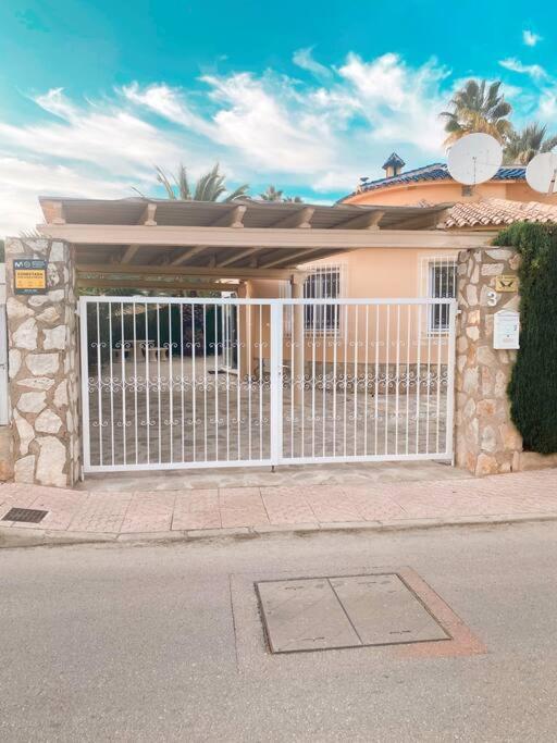 Impresionante Villa Con Piscina - Oliva Nova Dış mekan fotoğraf